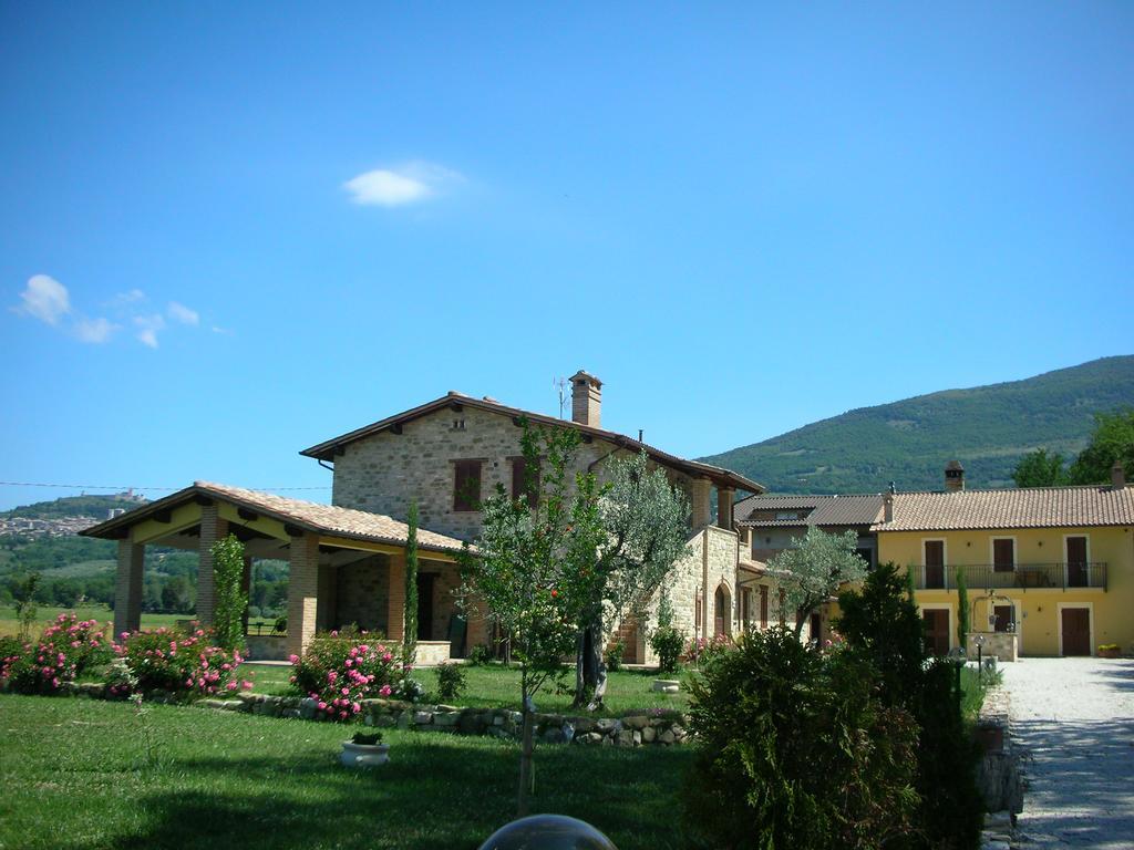 Gasthaus Sulla Strada Di San Francesco Assisi Exterior foto